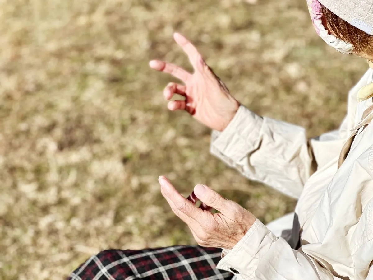 パーキンソン病とジスキネジアの症状・原因・対策を解説！改善方法と日常生活の注意点