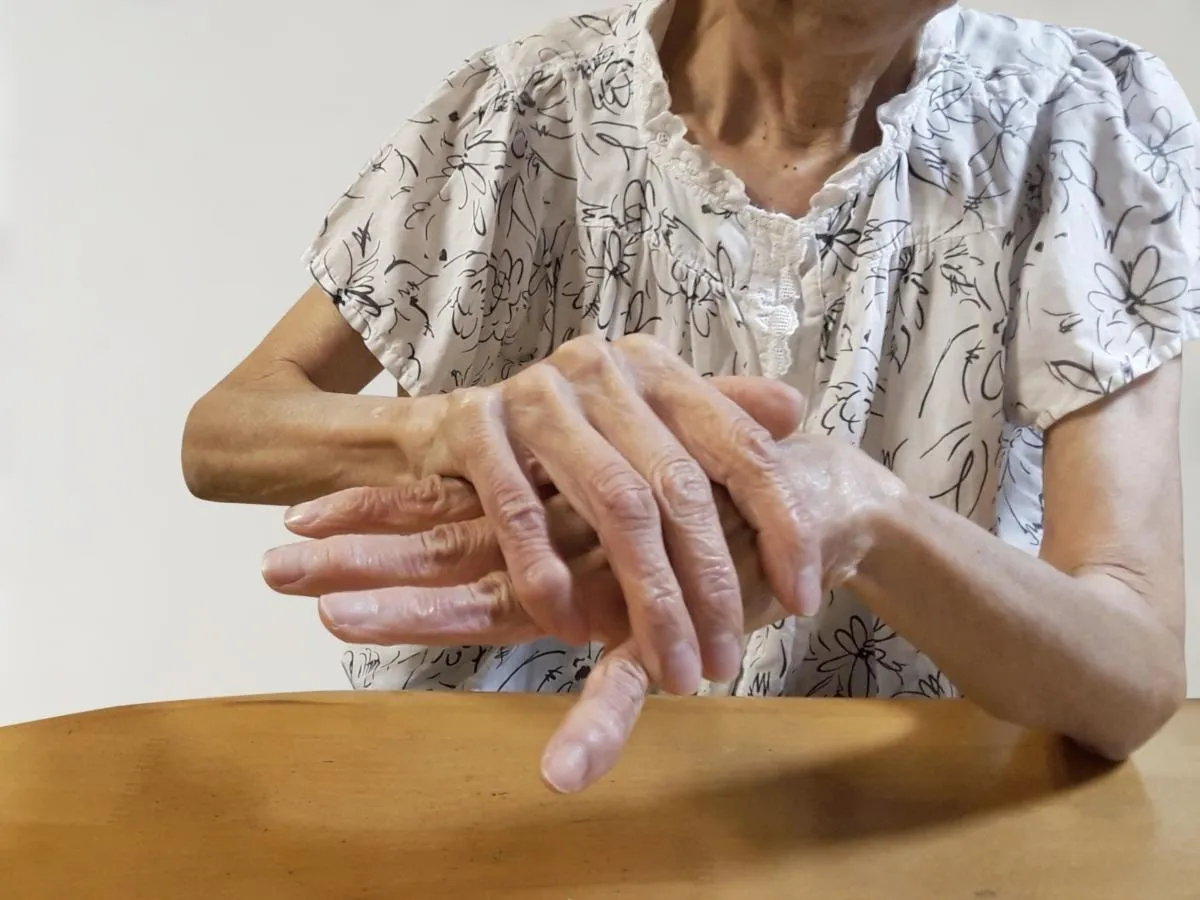 堺でのパーキンソン病治療、最新治療法と専門医が語る改善のためのステップ #堺パーキンソン病治療 #堺 #パーキンソン病 #治療