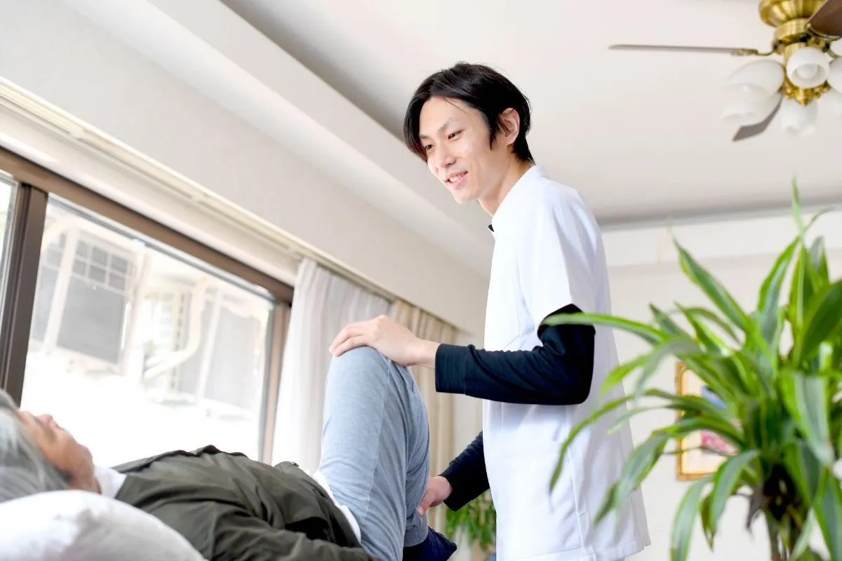 パーキンソン病のマッサージの効果と禁忌！施設選びと在宅ケアの実践法など